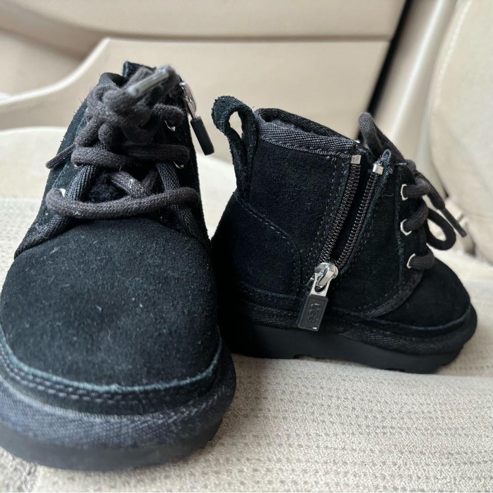 Toddler 7c ugg boots